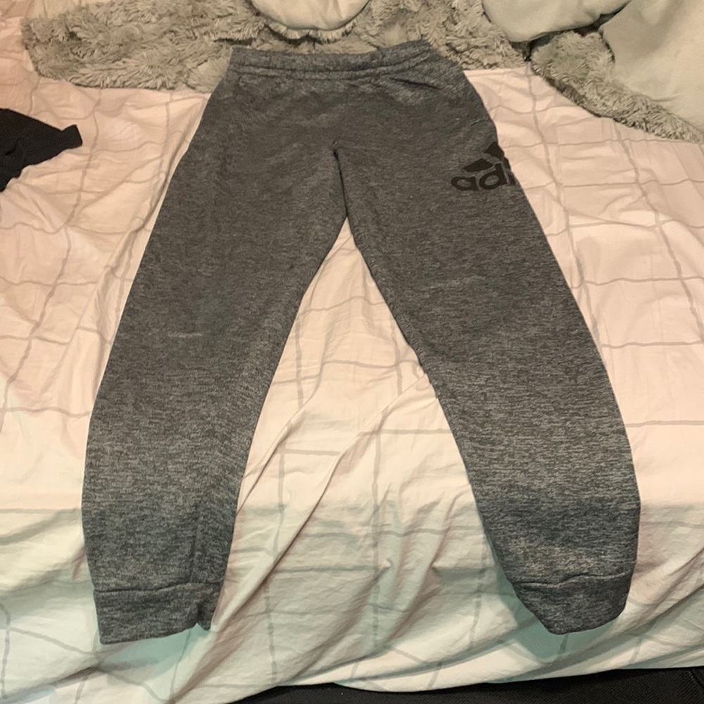 gray addidas sweatpants